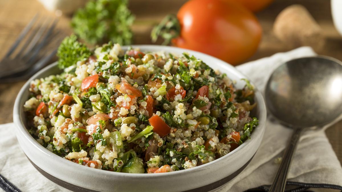 Resep Herb-Infused Quinoa Salad Segar dan Sehat