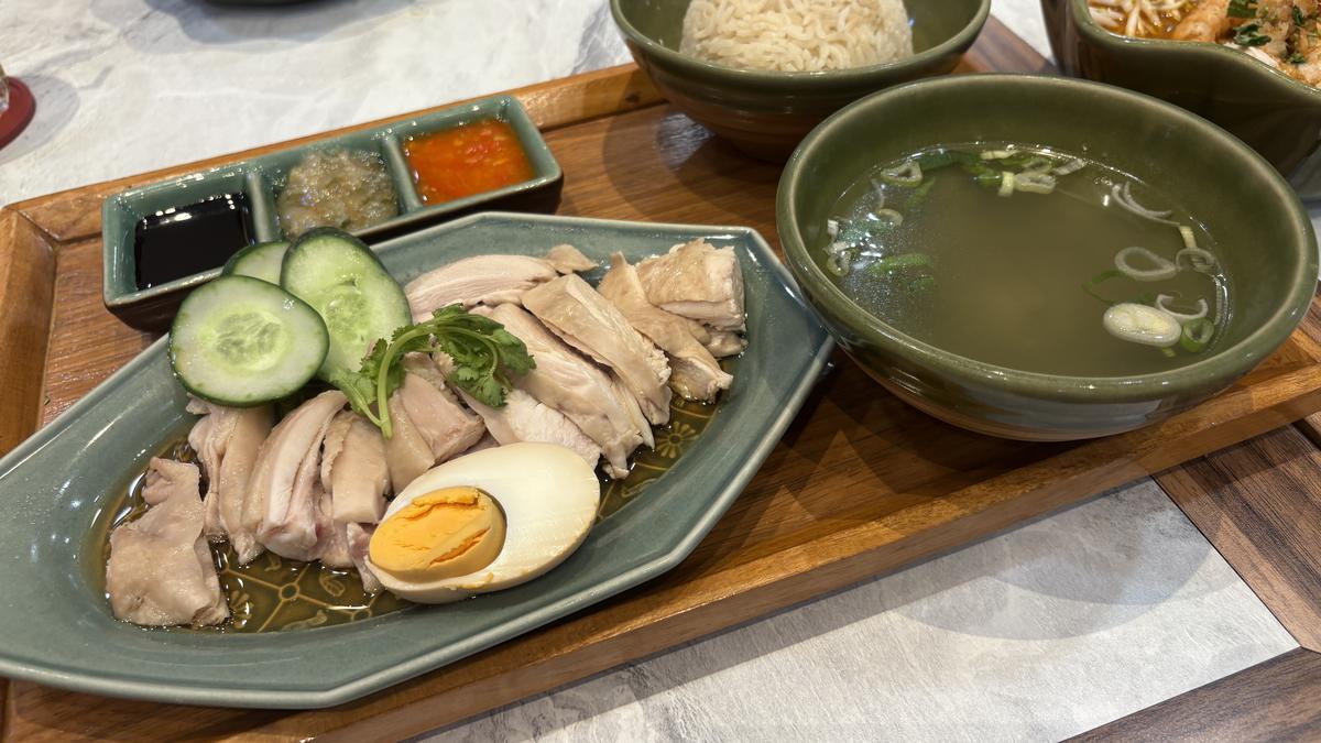 Mencicipi Menu Makanan Peranakan Halal yang Kaya Rempah dan Tradisi